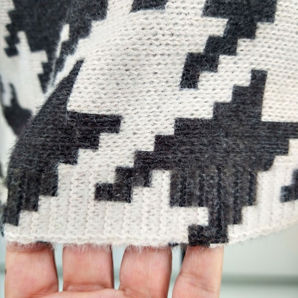 Italian Made Sweater - Large - Picture 7 of 10